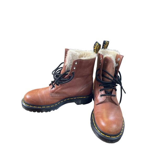 Dr. Martens Womans Brown Faux Leather Fur Lined Ankle Boots Size 6L SKU 8728 - Picture 2 of 16